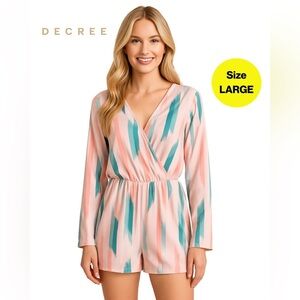 2/for $20 🪩 DECREE Pastel Striped Shorts Romper with Wrap Front 🌸 (Size Large)